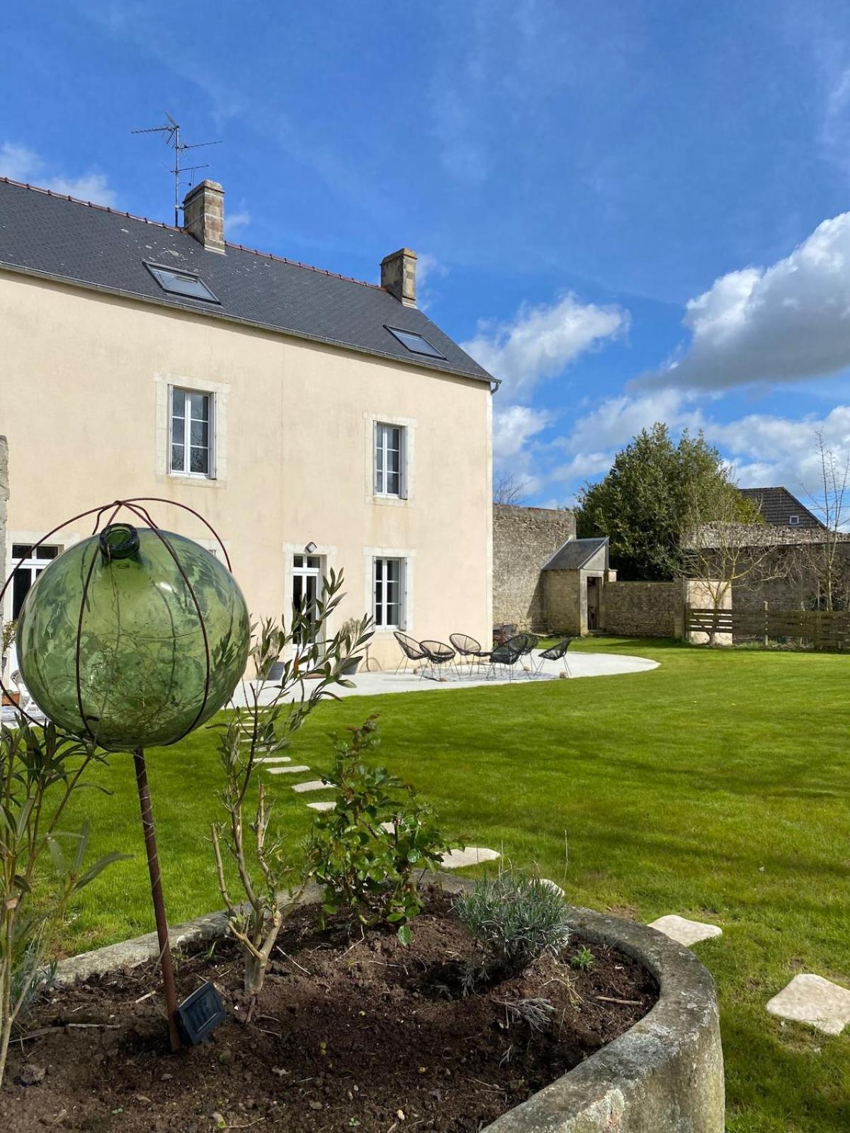 Maison Au Coeur D'une Ancienne Ferme A Bayeux